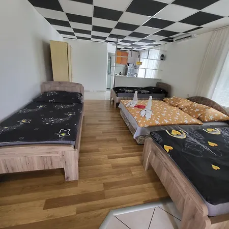 Apartment Napsugar Vendeghaz *